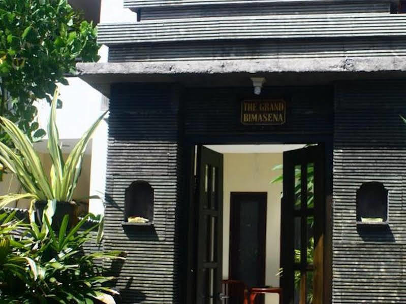 Grand Bimasena Hotel Legian  Exterior photo